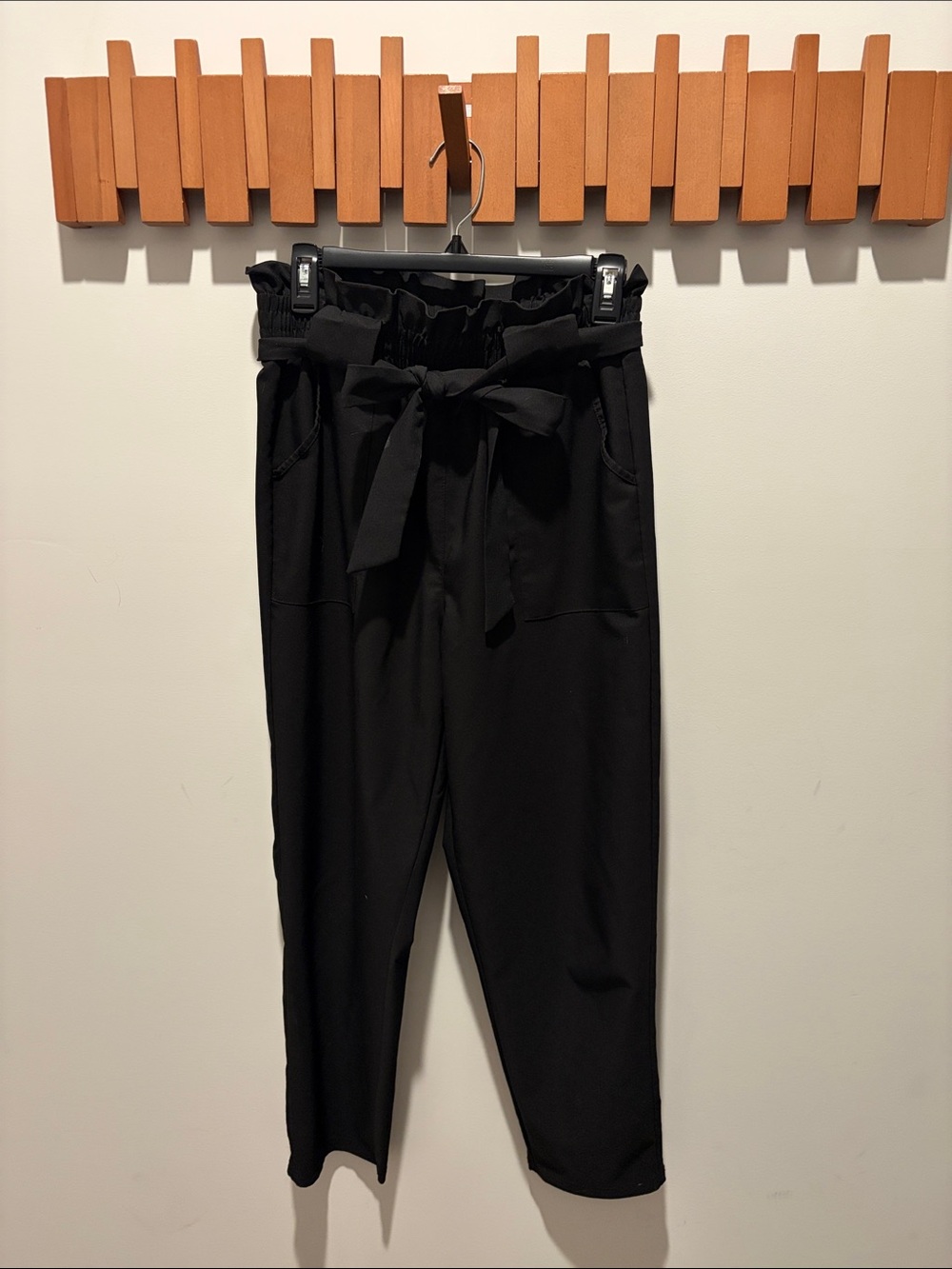 High-Rise Paperbag Tie-Waist Cropped Pants — Black